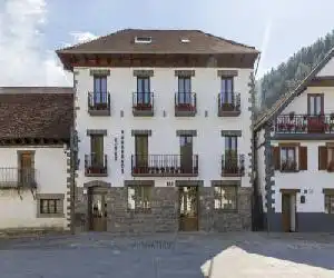 Hotel Rural Auñamendi - hotel en Ochagavía