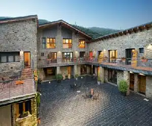 Allotjament Rural Cal Miquel - hotel en Anserall