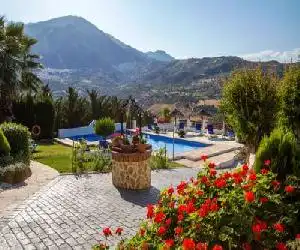 Hotel Rural Cortijo de Salia - hotel en Alcaucín