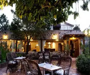 Hotel Rural El Bosque de la Herrezuela - hotel en Guisando