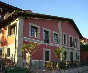 Hotel Rural La Curva Ribadesella - hotel en Sardalla