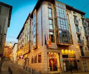 Hotel Sancho Abarca - hotel en Huesca