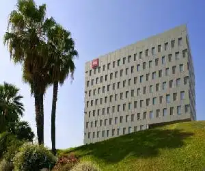 Ibis Barcelona Santa Coloma - hotel en Santa Coloma