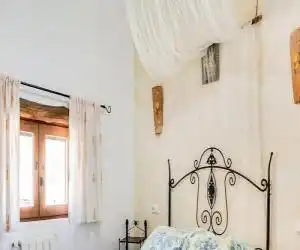 Traditional Cottage in Laroya with pool and terrace with ocuntry views - hotel en Laroya