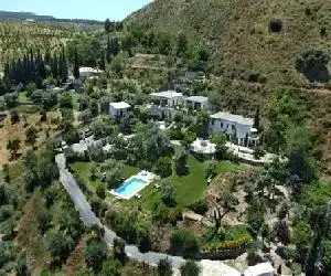 La Almunia del Valle - hotel en Monachil