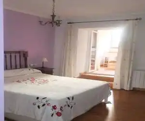 Hostal La Casa de los Aromas - hotel en Villena