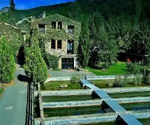 La Fabrica Casa Rural - hotel en Senterada