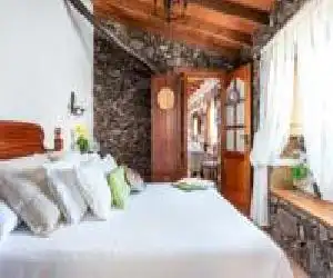 Romantic Hamlet Cottage with Private Pool La Fragua de Eliseo - hotel en Candelaria