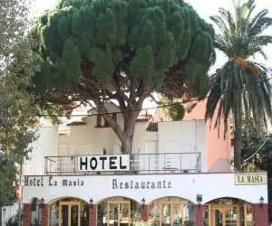 Hotel la Masia - hotel en Portbou