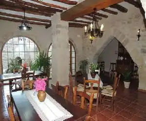 Las Bodegas Del Gilo - hotel en Valdealgorfa