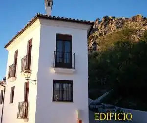 Los Almendros - hotel en Benaocaz
