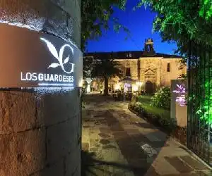 Los Guardeses - hotel en Solares