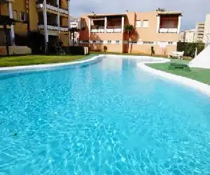 Los Juncos Apartamentos - Solo Familias - hotel en Playa de Xeraco