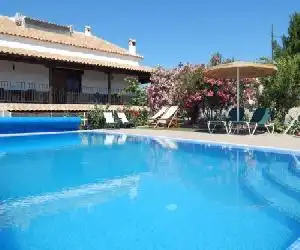 Los Laureles Casa Rural - hotel en Urda