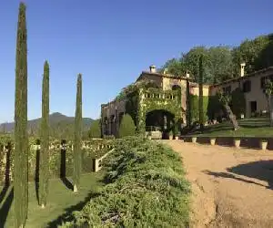 Mas Roure Vell - hotel en Tortellá