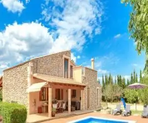 Cozy Mansion with Swimming Pool in Buger Majorca - hotel en Búger