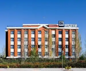 NH Pozuelo Ciudad de la Imagen - hotel en Pozuelo de Alarcón