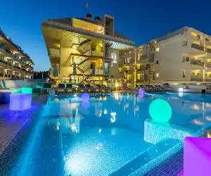 Odissea Park - hotel en Santa Susana