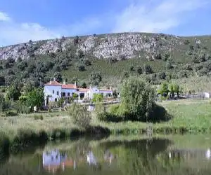 Palacio Viejo de Las Corchuelas - hotel en Torrejón el Rubio
