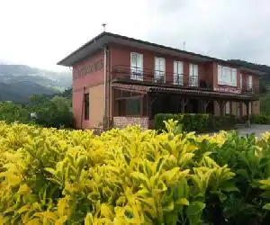 Pensión Bide-Ondo - hotel en Amorebieta-Etxano