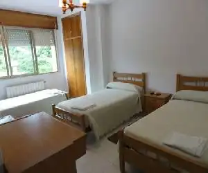 Pensión Monterredondo - hotel en Meira