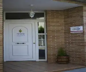 Pensión Ostadar - hotel en Los Arcos