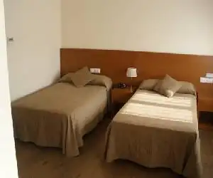 Pensión Residencial Platas - hotel en O Pedrouzo