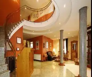 Hotel Pirineos - hotel en Castejón de Sos