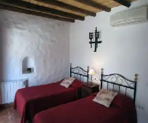 Posada La Plaza - hotel en Canillas de Albaida
