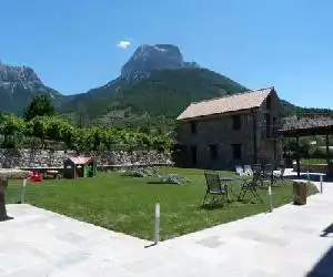 Puerta de Ordesa Garden - hotel en Laspuña