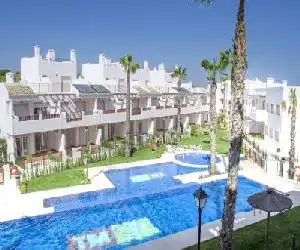 Residencial Linnea Sol Mar Holidays - hotel en Playas de Orihuela