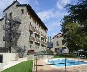 Roca Nevada Resort - hotel en Villanúa