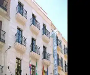 Santiago - hotel en Linares