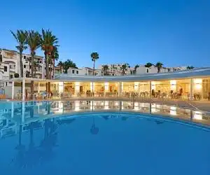 TRH Tirant Playa - hotel en Fornells