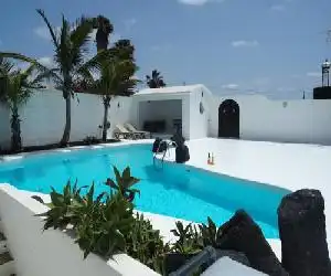 Villa Angela - hotel en Mácher