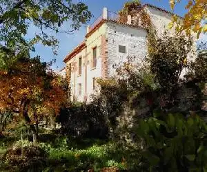 Viña y Rosales - hotel en Mairena