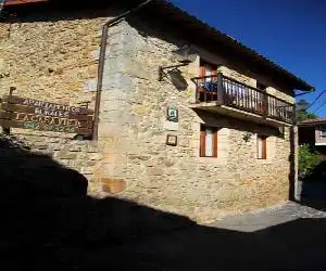 Apartamentos rurales La Casa Vieja De Alceda - hotel en Alceda