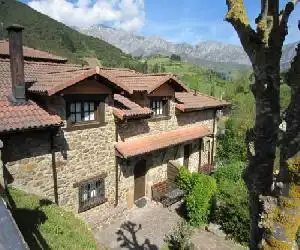 Viviendas Rurales la Fragua - hotel en Aliezo