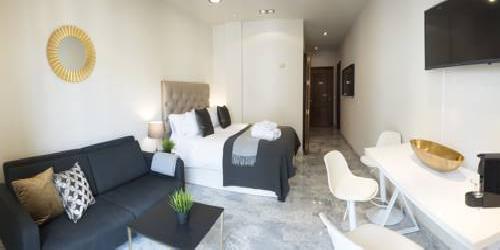 Apartamentos Living4Málaga