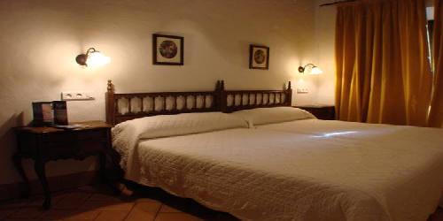 Apartamentos Turísticos - Hostal Los Alisos