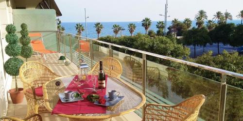 ALEXANDRA´s BEACH-PORT