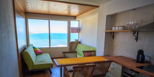 Apartment with Gorgeous Sea View