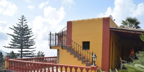 Cozy Cottage in Orotava with Swimming Pool