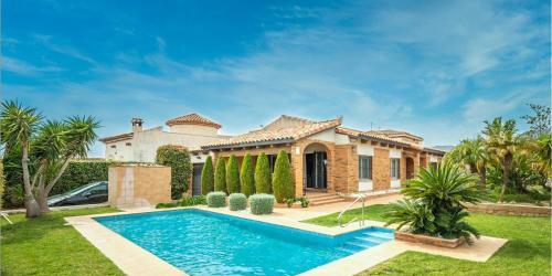 Holiday home Mireia M-554
