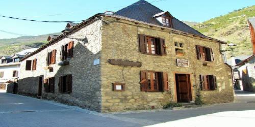 Hostal Plaza Garós