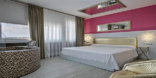 Hotel H
