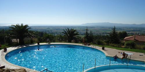 Pleasing Holiday Home in La Torre Vella with Swimming Pool