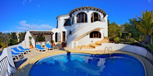 La Madrugada - Luxury Moraira Villa With Sea Views and Private Heated Pool