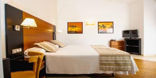 HL Miraflor Suites Hotel