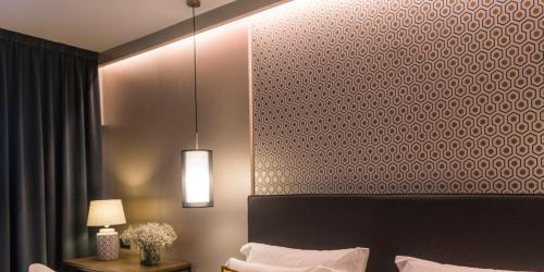 Up Rooms Vic Hotel